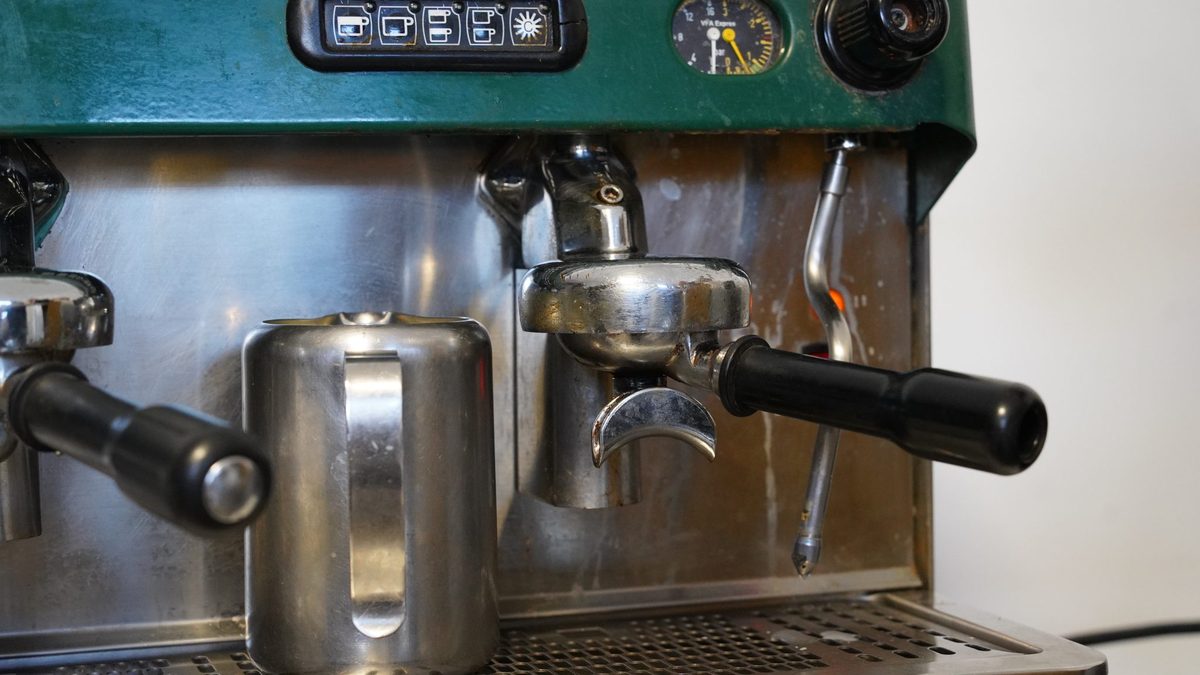 Espresso makinesi, portafiltre ve tamper